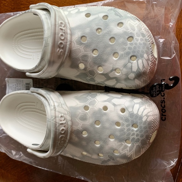 white kryptek crocs